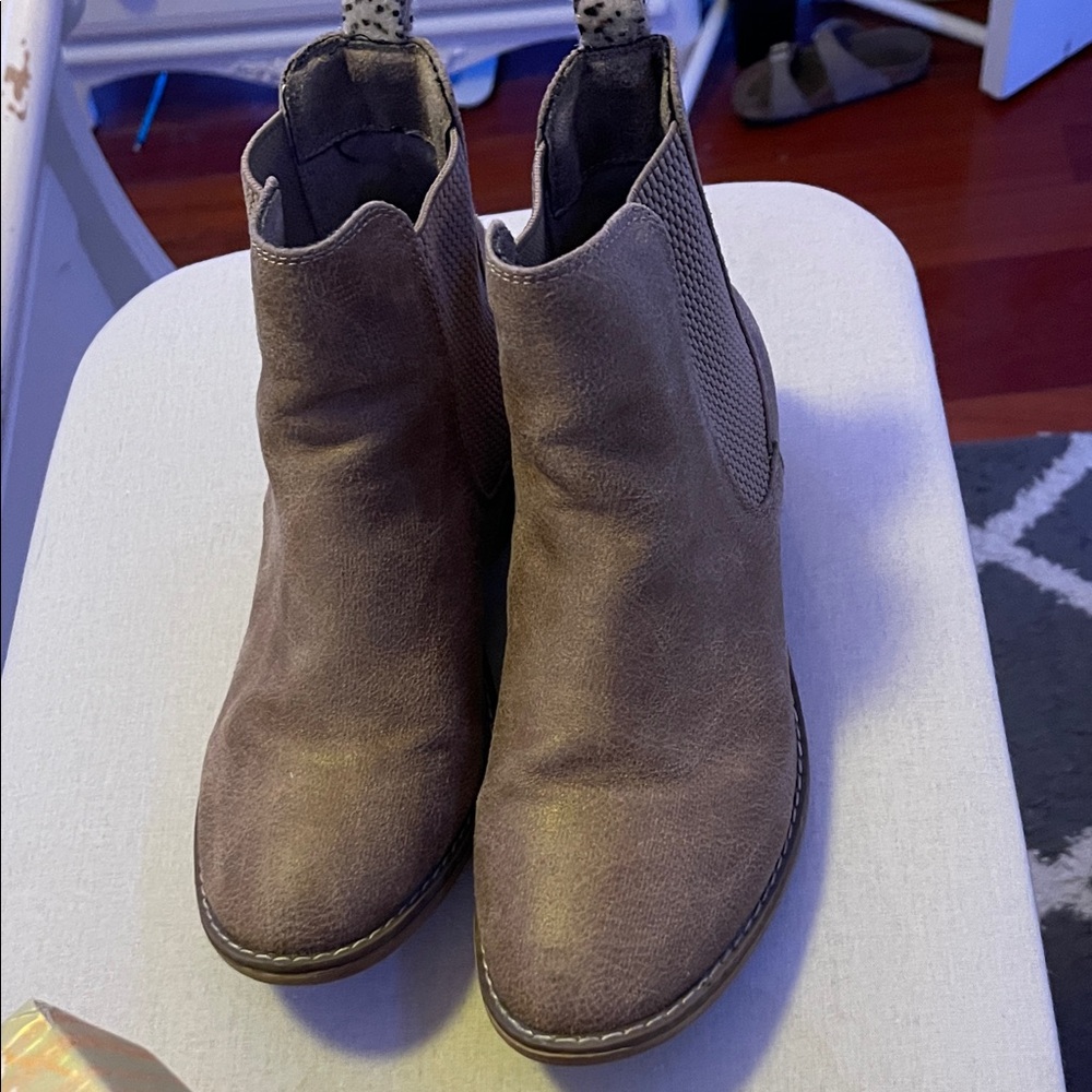 Very G Brown Ankle Boots